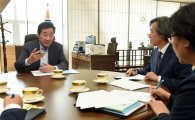 李총리 "中, 한국에 서운함 쌓여 있다…뼈아픈 짐 돼"