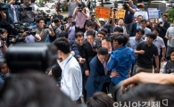 [포토]고용노동지청 자진 출석하는 김장겸 MBC 사장