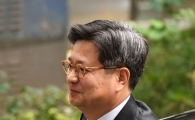 [포토]차량에서 하차하는 김장겸 MBC 사장