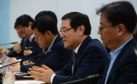 [포토]인사말하는 이용섭 일자리위 부위원장