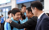 [포토]이근호, '월드컵 본선 확정하고 왔어요'