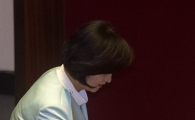 [포토]투표하는 추미애 대표