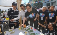[포토]청년창업 채소가게 방문한 최종구 금융위원장