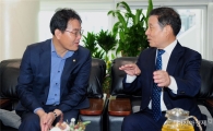 윤장현 광주시장·이재영 전남지사 권한대행 “광주·전남 현안, 형제애로 풀자”