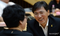 [포토]희망의 미소 전하는 안희정 충남도지사