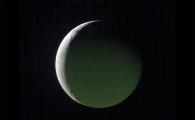 [스페이스]지구엔 보름달…토성에도 달빛이