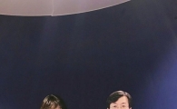 소녀시대 수영, 손석희 앵커와 '찰칵'…합성인 줄