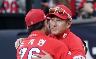 [포토]김기태-조계현, '뜨거운 포옹'