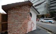 [포토]청계광장에 설치된 생명이은집