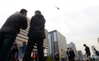[포토]광화문 상공에 뜬 경찰청 헬기