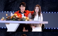 ‘슈퍼쇼’ 래퍼 산이, 아이린 어깨에 팔 올리고 관객들 조롱해 ‘논란’