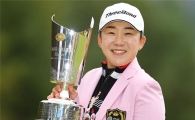 신지애 "일본서 시즌 2승이요"