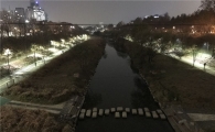 강남구 양재천 산책로에 LED보안등 완비