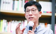 '양자 토론' 고집 尹에…진중권 "토론 하는데 뭐 붙이는 게 많아" 일갈