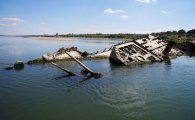 "독일 군함 20여척이 수면 위로"…500년만 최악 가뭄에 사라지는 유럽 강물
