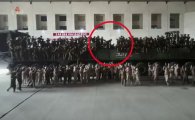 'ICBM 발사차량' 위 기념촬영하던 北 군인들, 우르르 추락