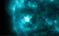 [과학을읽다]올해 3번째 강력 폭발…"태양이 심상치 않다" 