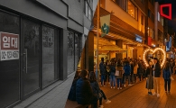 강호동 건물 팔고 떠난 가로수길…20분 거리 옆동네는 관광객 북적[핫플로드]①