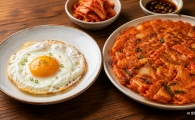 [단독]"헉, 달걀프라이·김치전 부쳐 먹었는데 식용 아니었어?"…'원료돈지' 백화점 납품 '황당'
