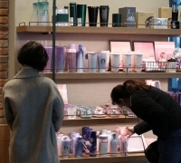 "Just Water, So No Need to Clean?"... Bacterial Count in Tumblers Surges in a Day