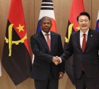 尹, 앙골라 대통령과 정상회담…무역·투자·에너지 협력 논의(종합)
