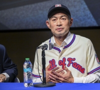 '한 표 부족 만장일치' 이치로 "그분과 술 한잔 하고파"
