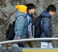 정년 보장해 준대도 떠나…"명예, 성취, 돈 어느 하나 이룰 수 없는 직업으로 전락"