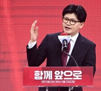 "Let's Be Like Beasts"... Han Donghoon Again Proposes Public Debate to Cho Kuk