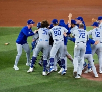 Dodgers Defeat Toronto to Win Second Consecutive MLB World Series Title... Kim Hyesung Appears as Substitute