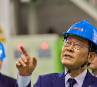 President Lee Tours Nuclear Fusion Research Facility: "Is 24-Hour Injection of Deuterium and Tritium Possible?"