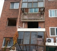 Balcony Collapses at Villa Under Remodeling... One Worker Killed