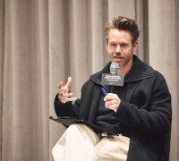 Choreographer Ekman on Contemporary Dance 'Hammer': "It Embodies the Idea of Breaking Down a Selfish Ego"