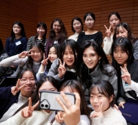 매출 300배 뛰게 하더니…이부진, 우아한 '17만원 원피스' 또 택했다