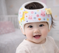 '300만원 헬멧'이 육아 필수템?… 하루종일 씌우는 부모들