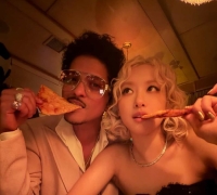 로제 "그래미 오프닝, 최고의 밤"…브루노 마스와 피자 뒷풀이