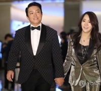 이범수·이윤진 '협의 이혼'…"서로 응원하기로"