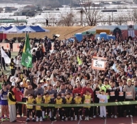 참외 향기 속 달린 성주… 마라톤 현장에 모인 ‘경북 정치권’