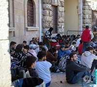 그리스 경찰이 '이주민 용병' 만들었나? 이들이 하는 일은…