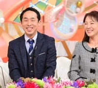 "My Wife Is 9 Years Older Than My Mother": 20s Student Marries 60s Teacher, Promising to Care for Her Until the End