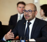 Chairman Koo Kwang-mo Meets 'AlphaGo' CEO Hassabis to Discuss AI Collaboration