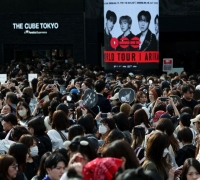 BTS 보러 왔지만 BTS만 보고가진 않았다…일주일 머물며 1인당 300만원씩 지갑 열어