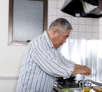 한 달에 두 번만 먹어도 '효과'…중년 남성들 먹은 '이것' 치매 위험 갈랐다
