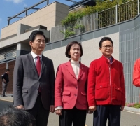 추경호 만난 박근혜 "대구, 보수 중심으로 역할해야"