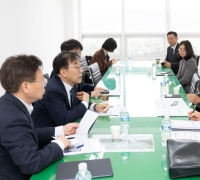 고속道 휴게소서 납품대금 53억 미지급…갑질 신고자 신원 유출 의혹도