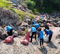 昌原海警迎海洋日带头开展“沿岸净化”行动 清理海洋垃圾5吨