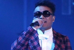 결혼 앞둔 김건모 '성폭행 의혹'…소속사 "법적대응"