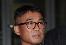 "모친 병세 더 악화" 김건모, 가세연에 특단의 조치