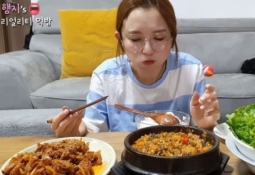 "김치는 한국 것" 발언했다가…中 소속사에 '갑질' 당했다