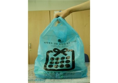 2300원 아끼려고…길바닥에 쓰레기 쏟고 종량제 봉투만 '슬쩍'