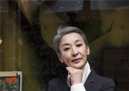 '1세대 연극 스타' 배우 윤석화, 뇌종양 투병 중 별세